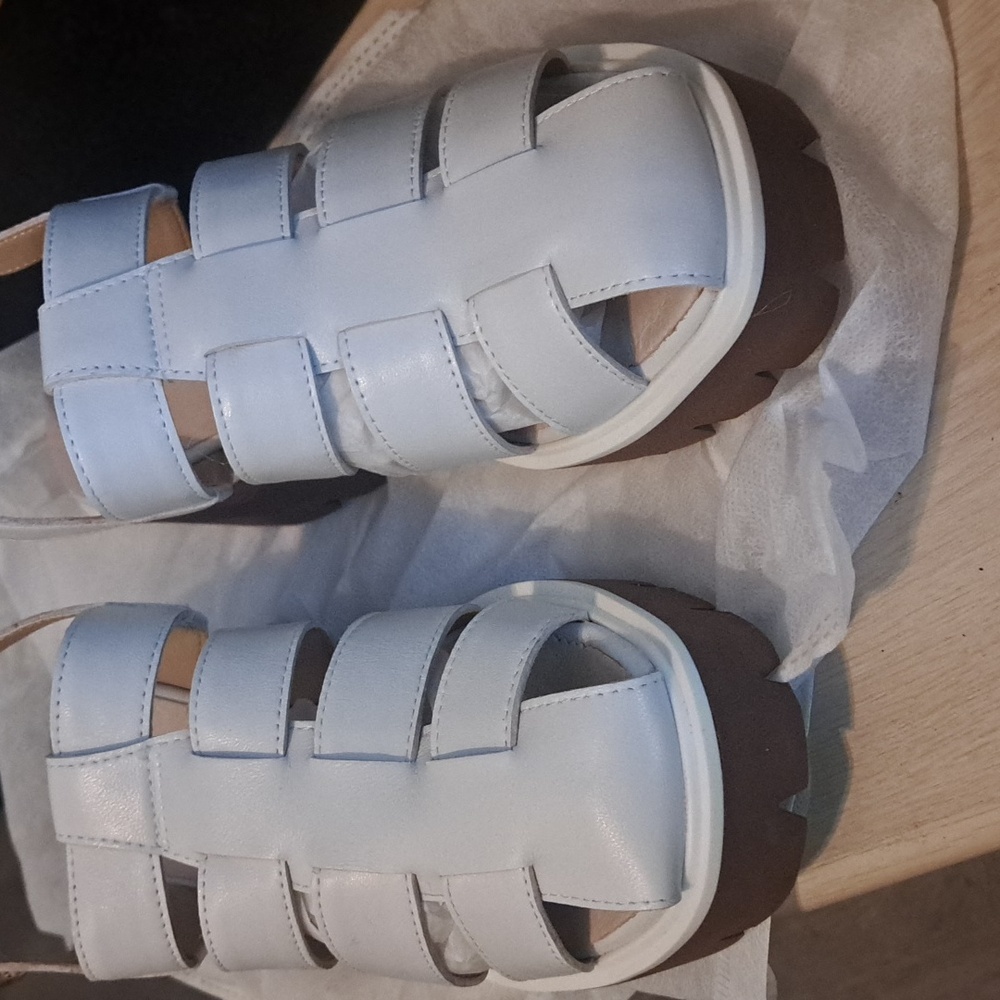 NWT GLADIATOR - Picture 2 of 8